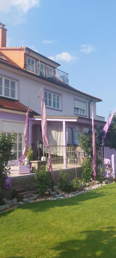 Villa Lila Sommerach Luaran gambar